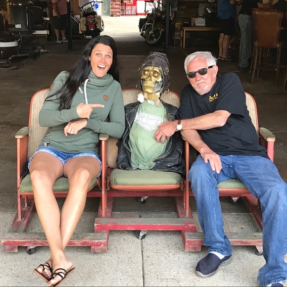 Meet your Posher, Heidi - Picture 1 of 1